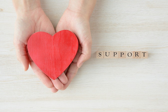 サポートの文字とハート